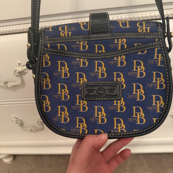 Dooney & Bourke crossbody purse - Picture 4 of 9